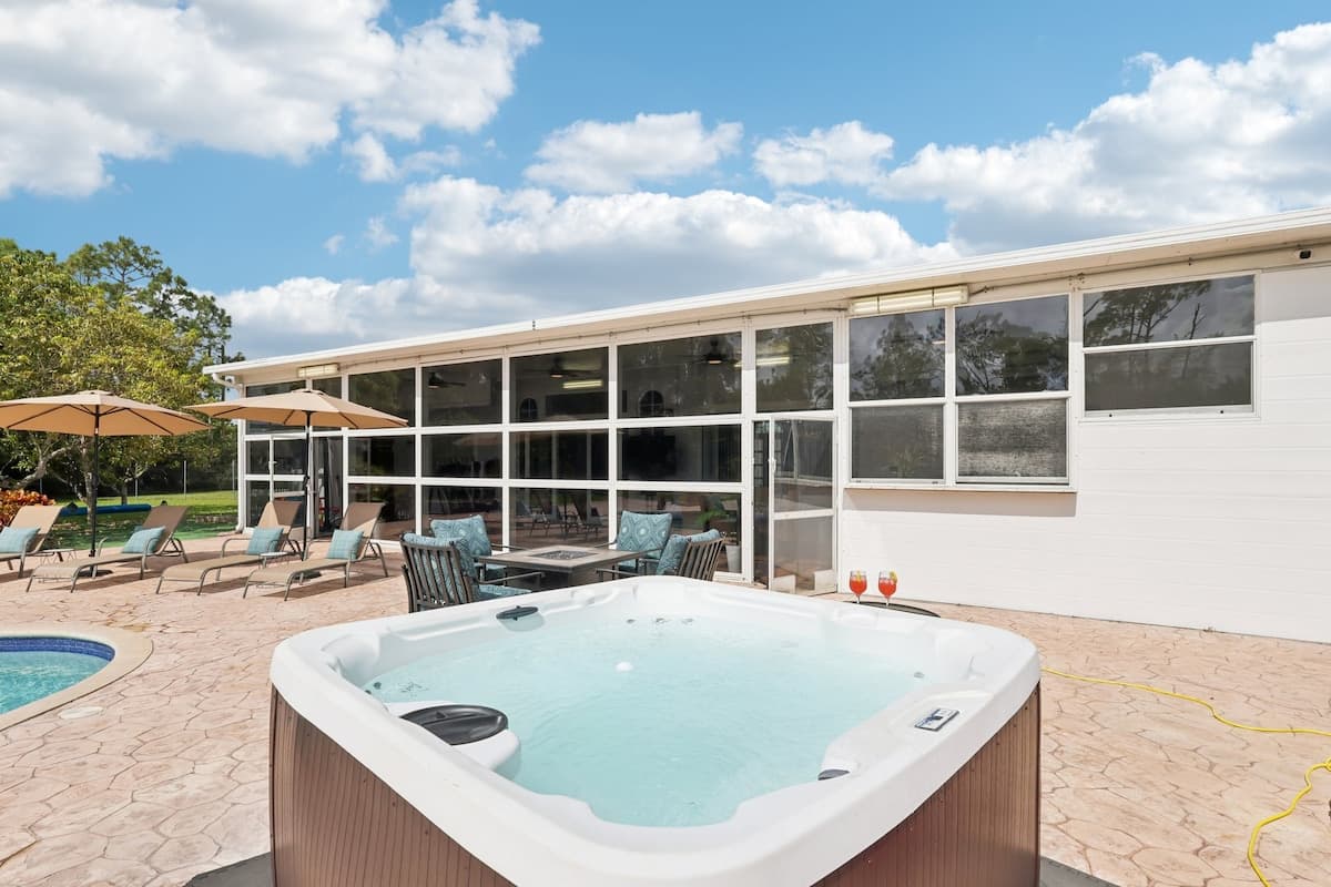 Outdoor hot tub at Coconut Bliss Villa